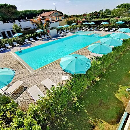 Apartments In Residence In Vada With Swimming Pool 450 Meters From The Sea ภายนอก รูปภาพ