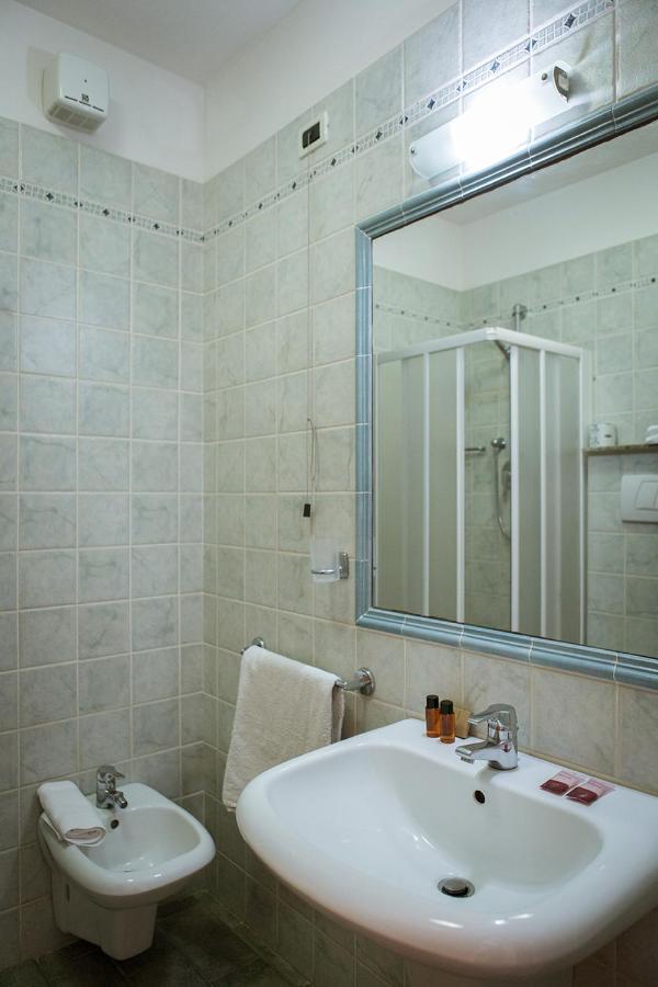 Apartments In Residence In Vada With Swimming Pool 450 Meters From The Sea ภายนอก รูปภาพ